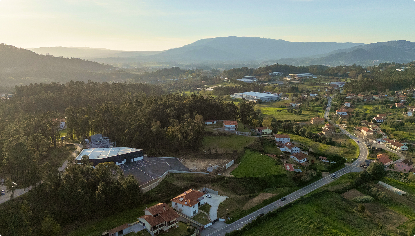 Armazém em Rebordões Souto - Fração B